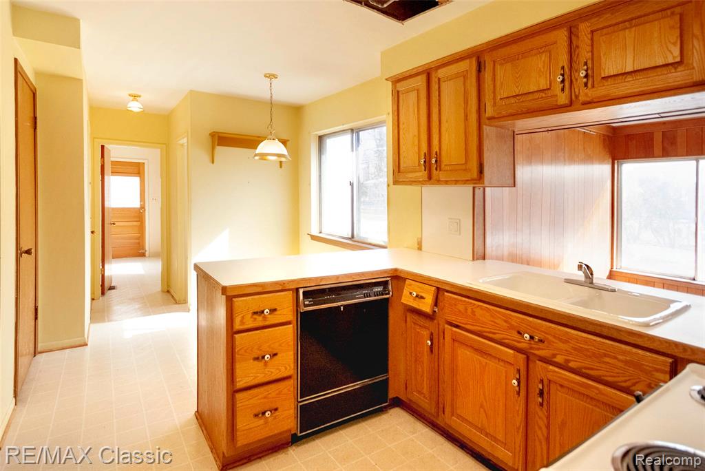 16083 Kirkshire Avenue, Beverly Hills, MI 48025 — Photo 6