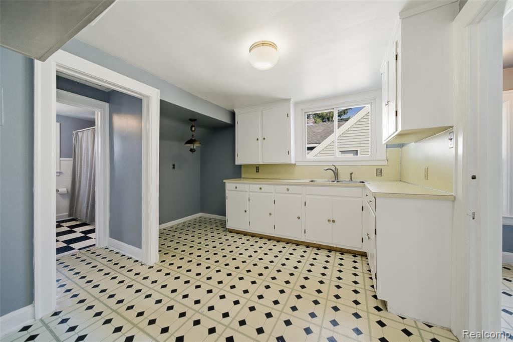 686 Princeton Road, Berkley, MI, 48072