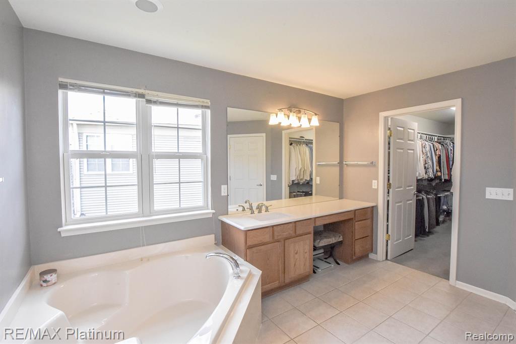 4237 MERRIMAN Loop, Howell, MI 48843 — Photo 35