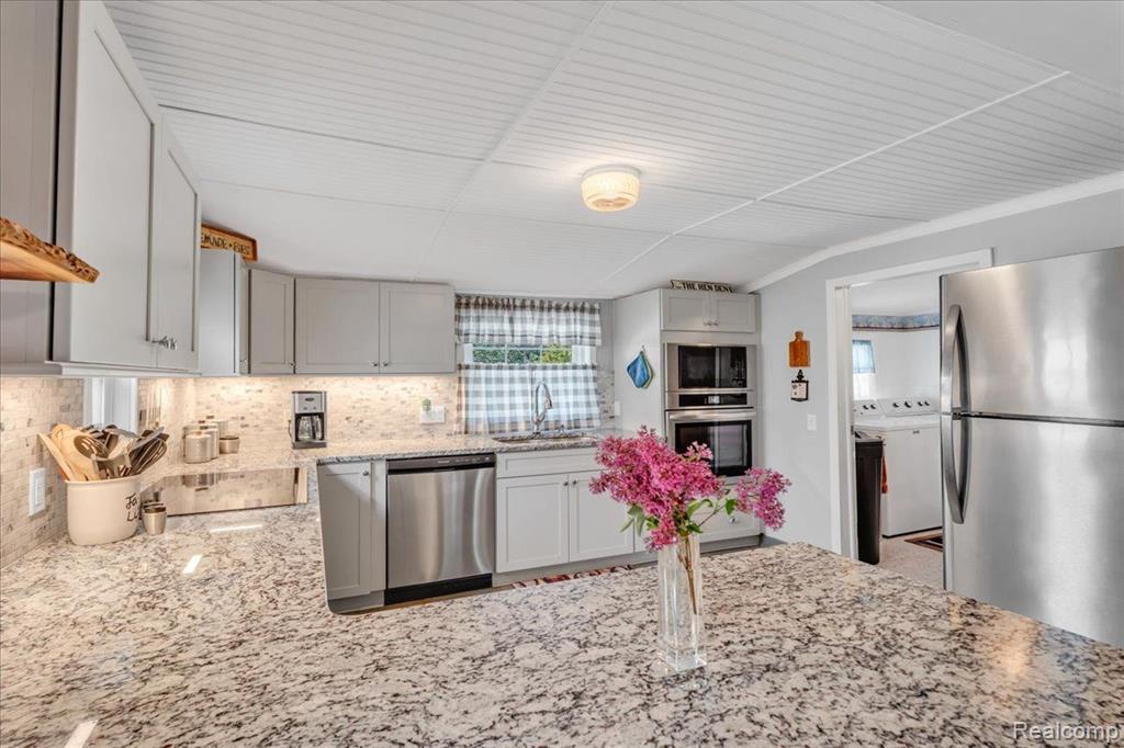 9055 CLINTON Street, Holly, MI 48442 — Photo 10