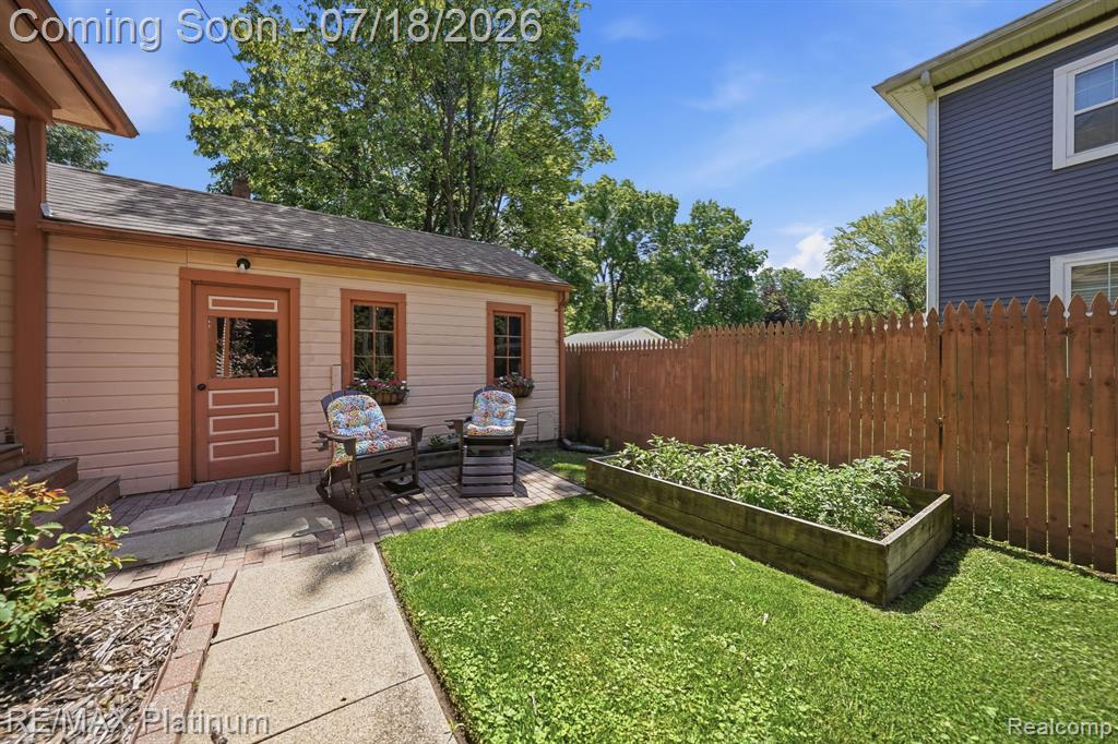 621 N Court Street, Howell, MI 48843 — Photo 49