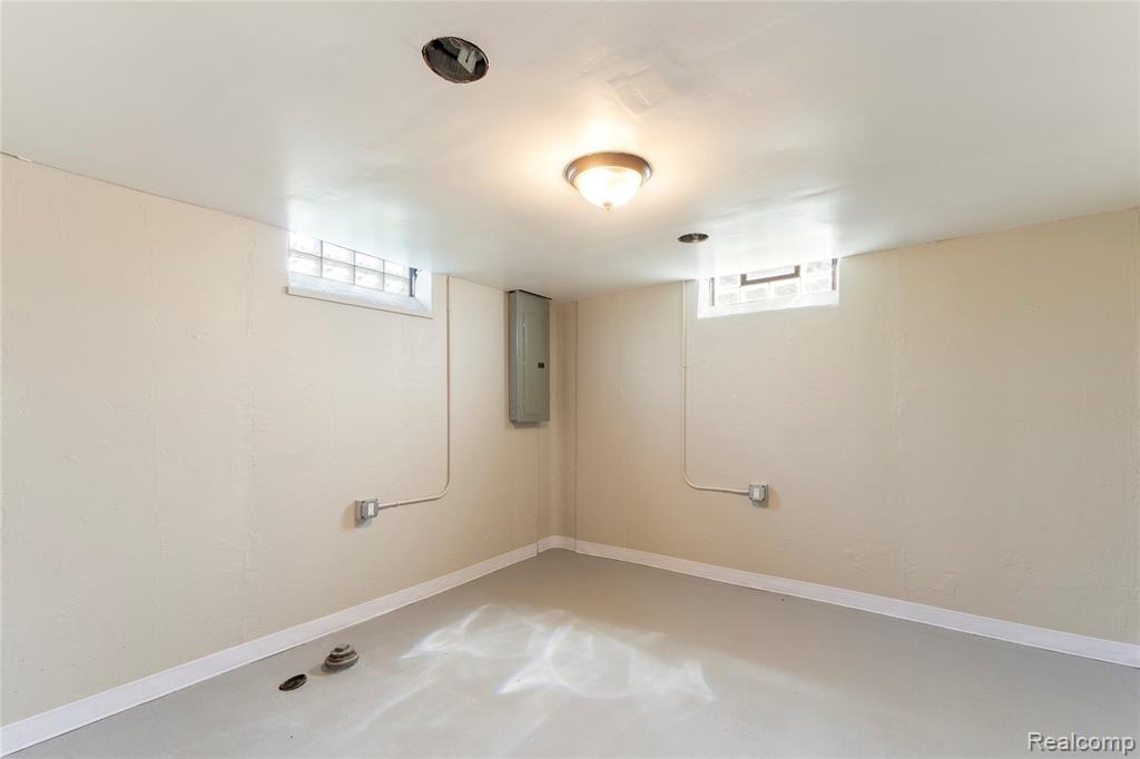 6869 Buhr Street, Hamtramck, MI 48212 — Photo 14