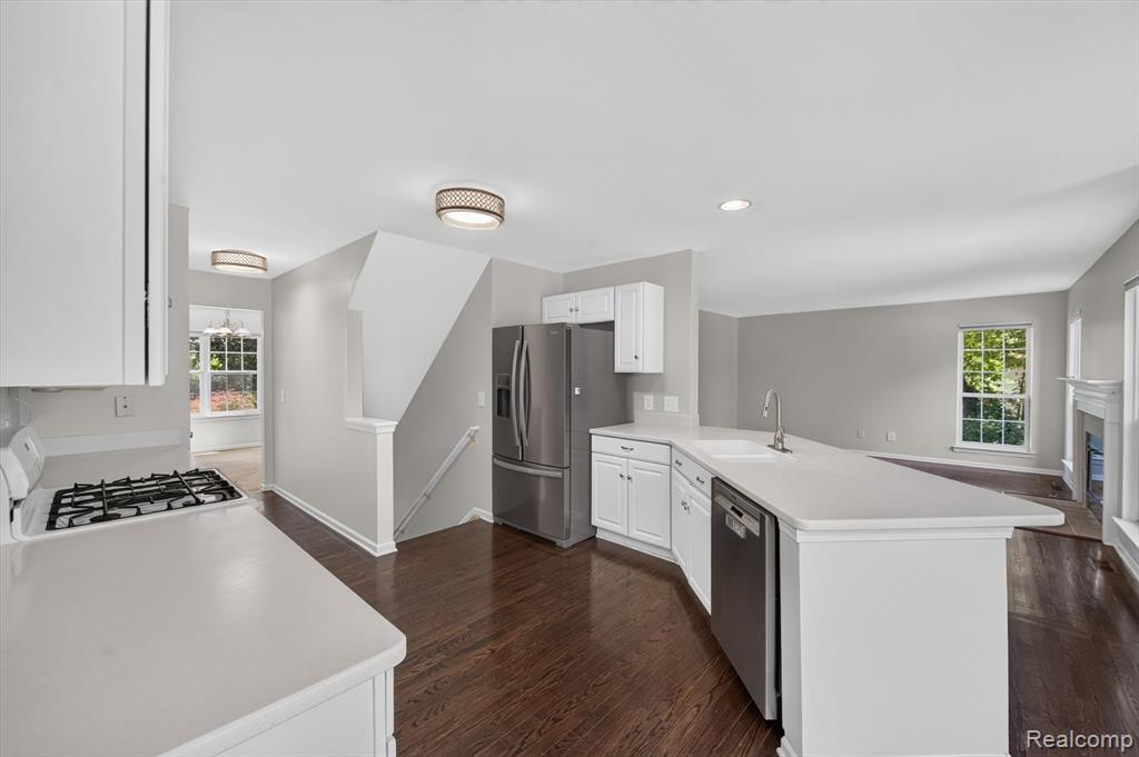 4895 Greenview Drive, Commerce Twp, MI 48382 — Photo 16