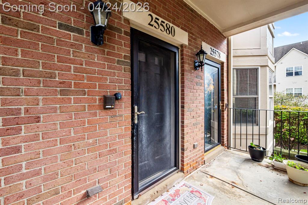 25580 Portico Lane, Novi, MI — Photo 5