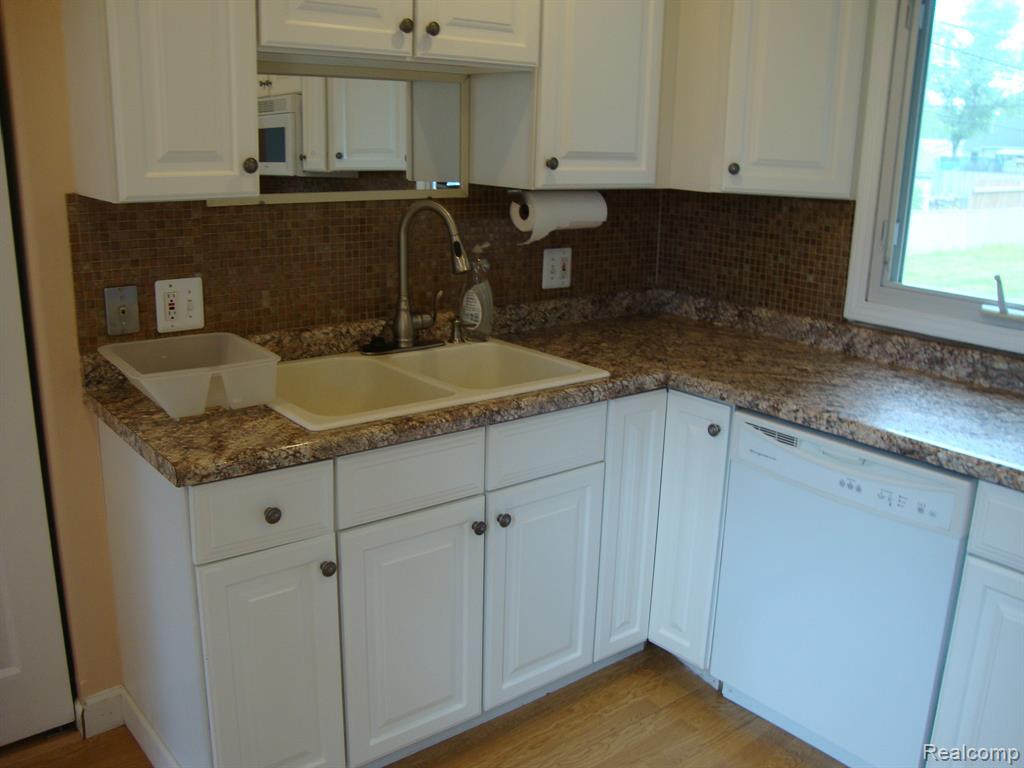 47780 Frederick Road, Shelby Twp, MI 48317 — Photo 6
