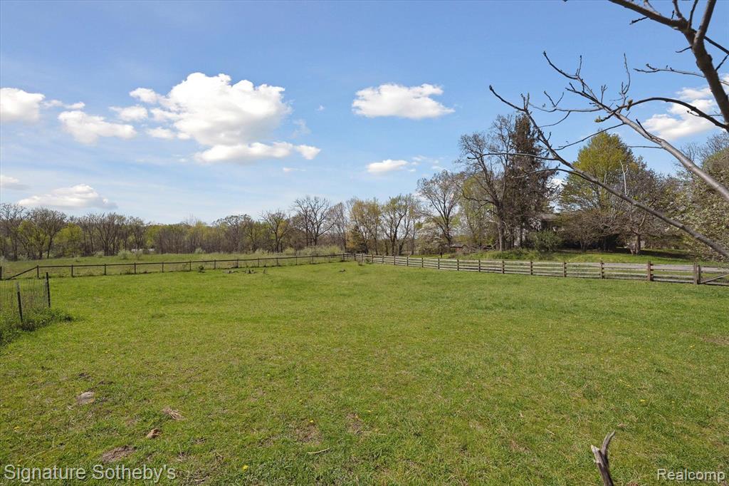 9827 KENNEDY Road, Munith, MI 49259 — Photo 94