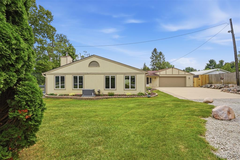 10286 7 Mile Road, Northville, MI 48167