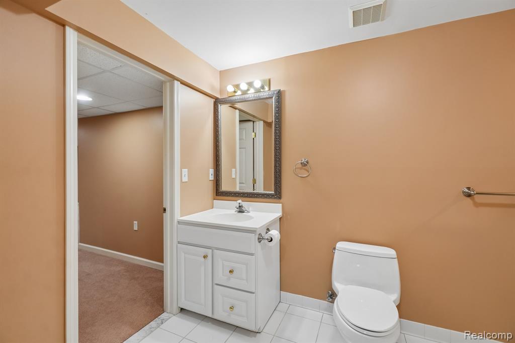 45896 Lathum Drive, Novi, MI — Photo 45