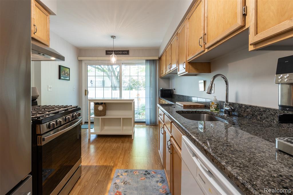 42126 Pellston Drive, Northville, MI 48167 — Photo 8