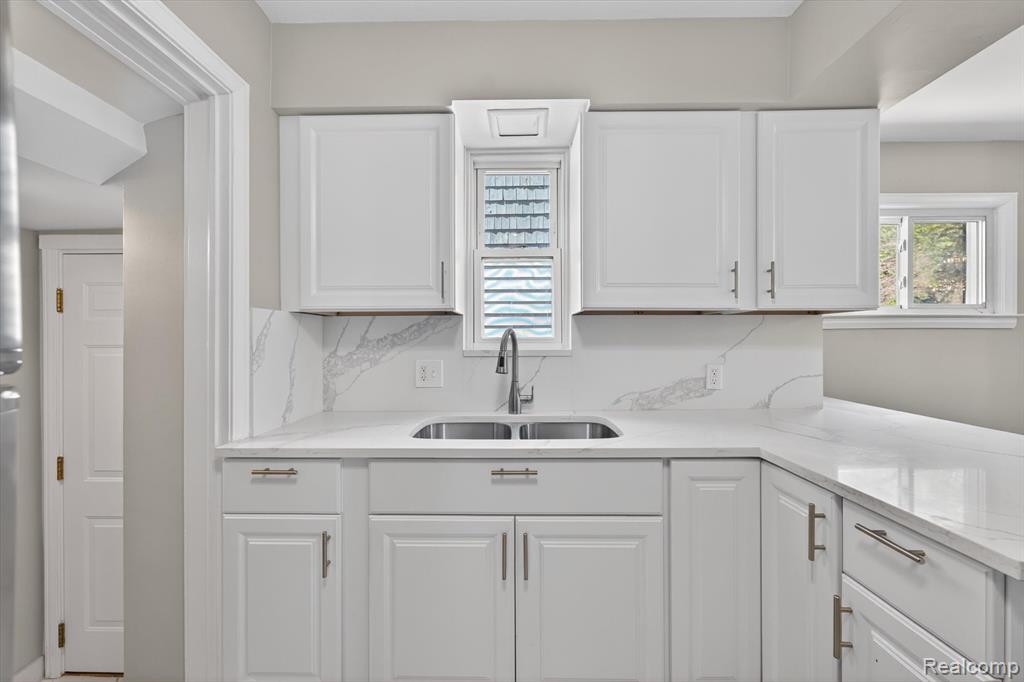 1781 Brys Drive, Grosse Pointe Woods, MI 48236 — Photo 14