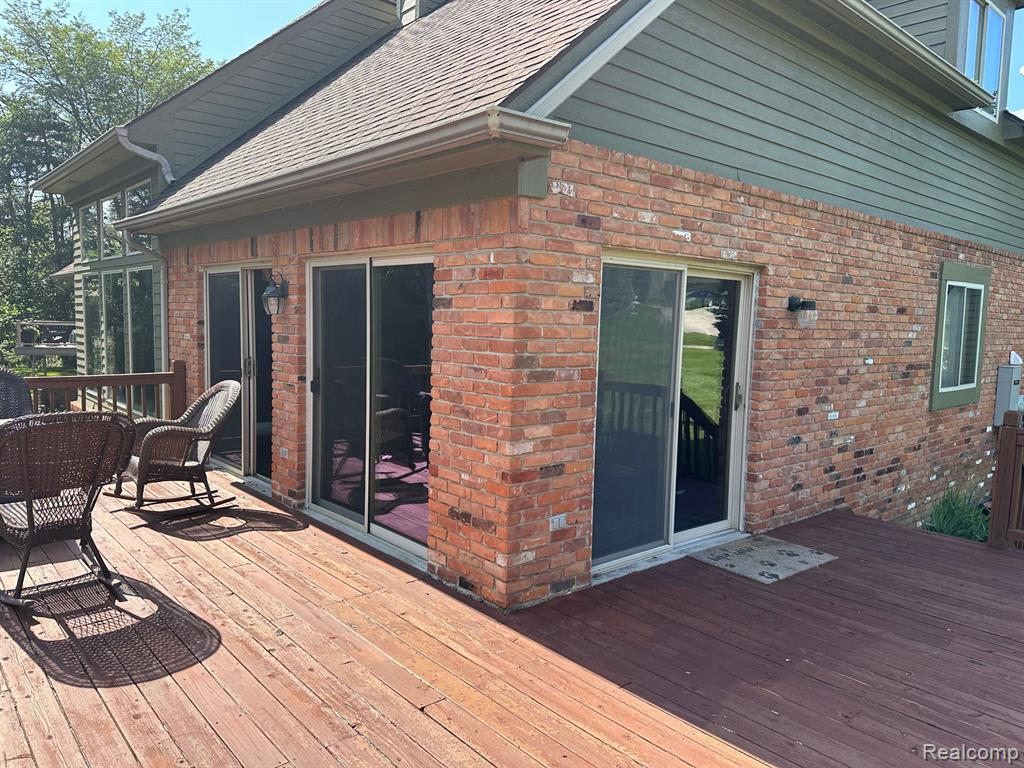 6763 BERRY POINTE Drive, Clarkston, MI 48348 — Photo 9
