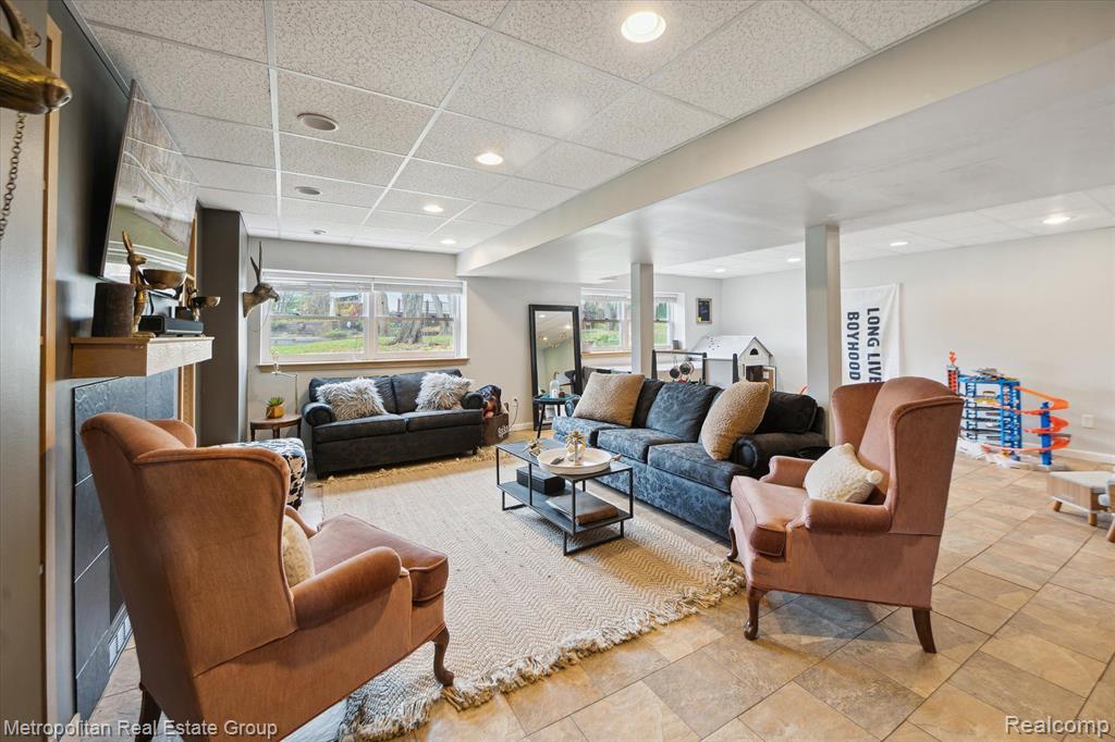 9327 LAKE CREST Drive, Whitmore Lake, MI 48189 — Photo 22