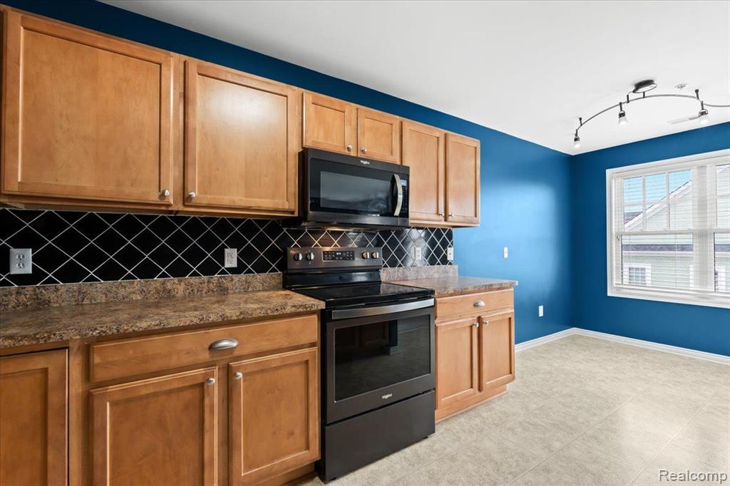 50111 HARDING Street, 121, Canton, MI 48188 — Photo 14