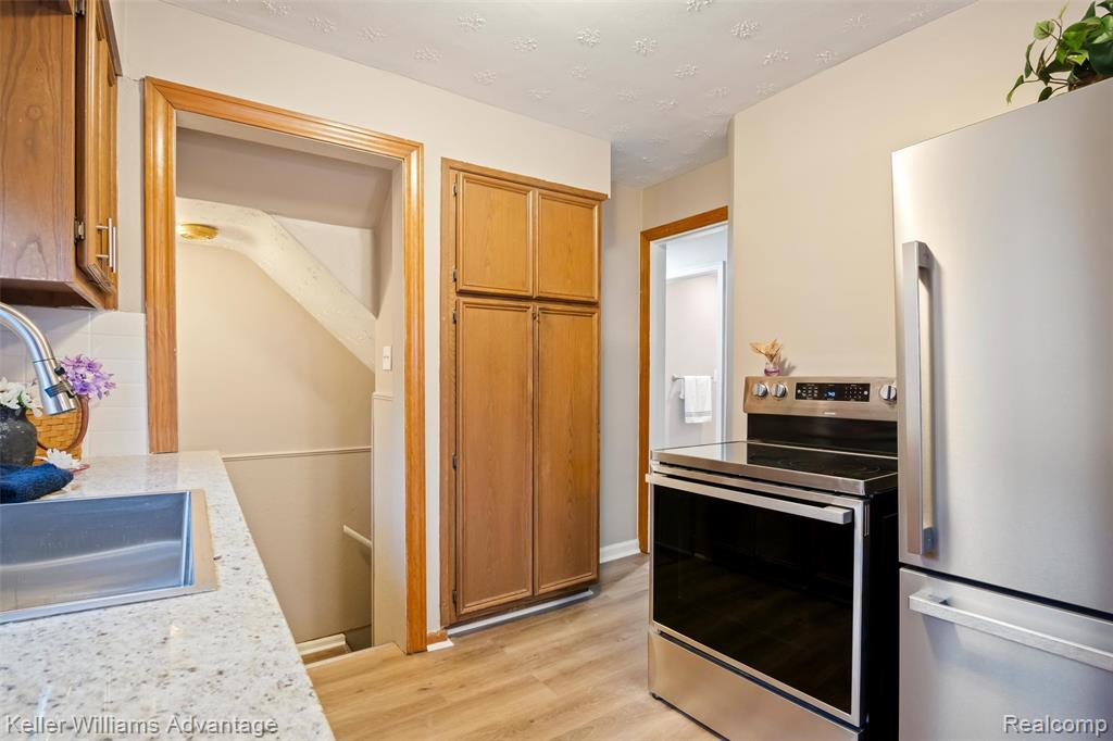 1045 Detroit Avenue, Lincoln Park, MI 48146 — Photo 10
