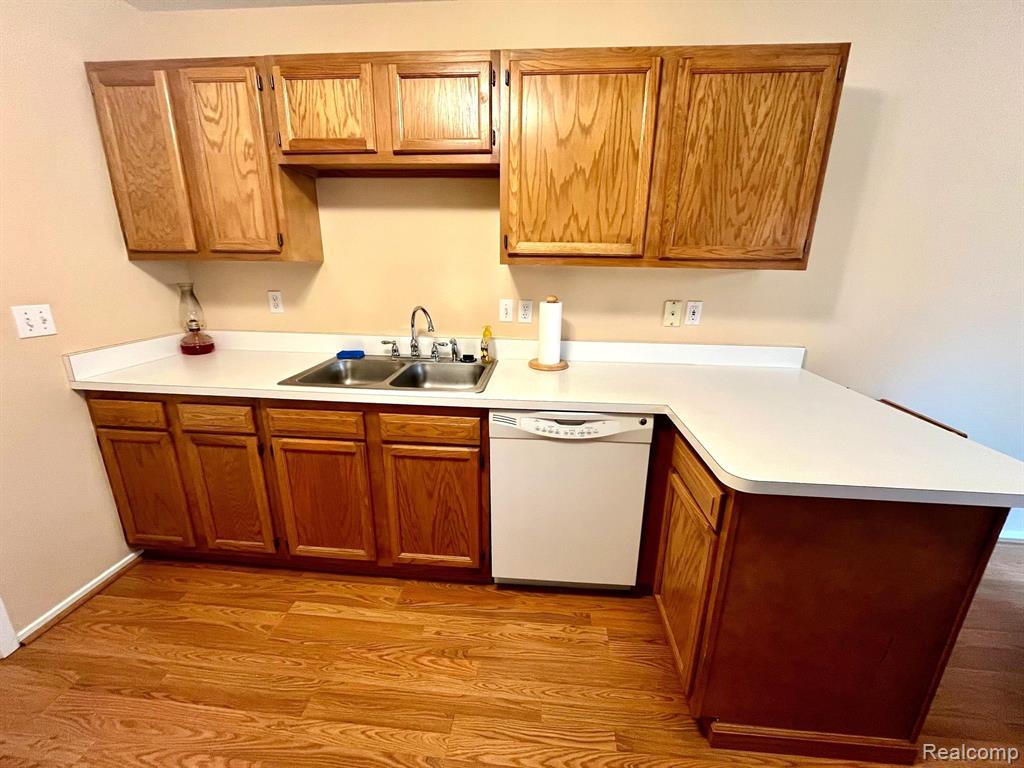 36641 DEERHURST Street S, 10, Westland, MI — Photo 13