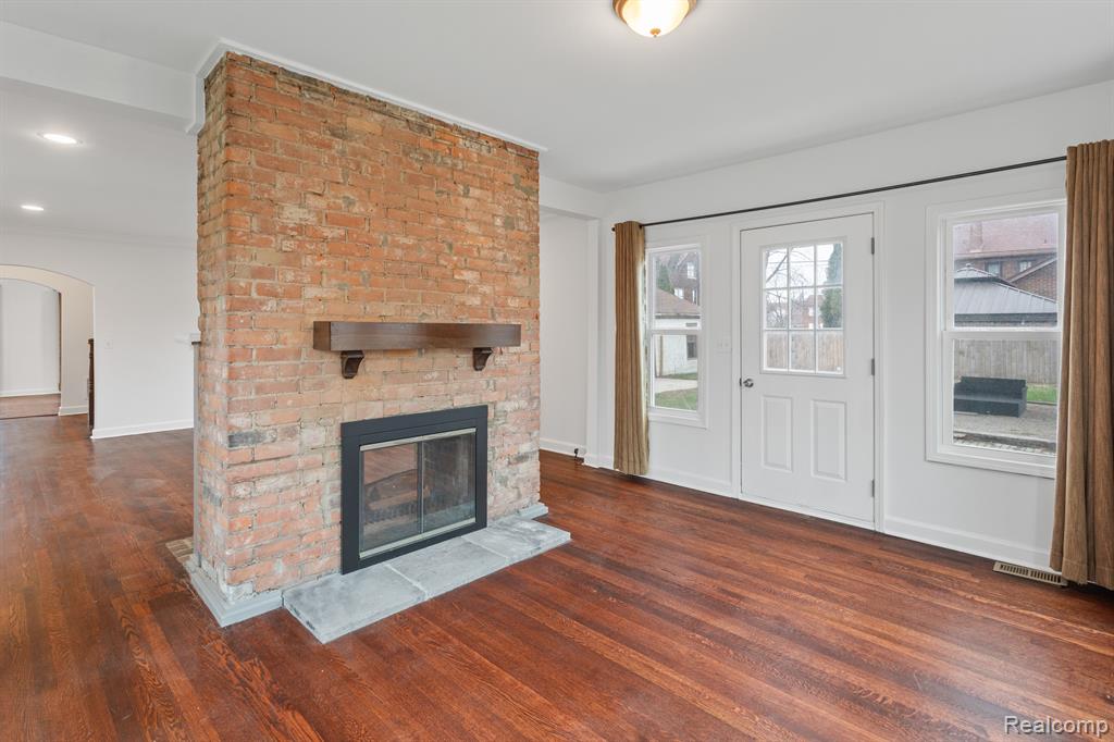 520 FISKE Drive, Detroit, MI 48214 — Photo 5