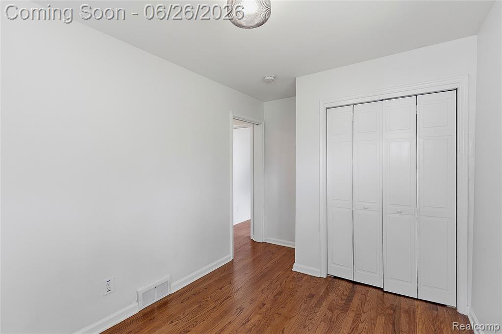 24671 Kenosha Street, Oak Park, MI 48237 — Photo 16