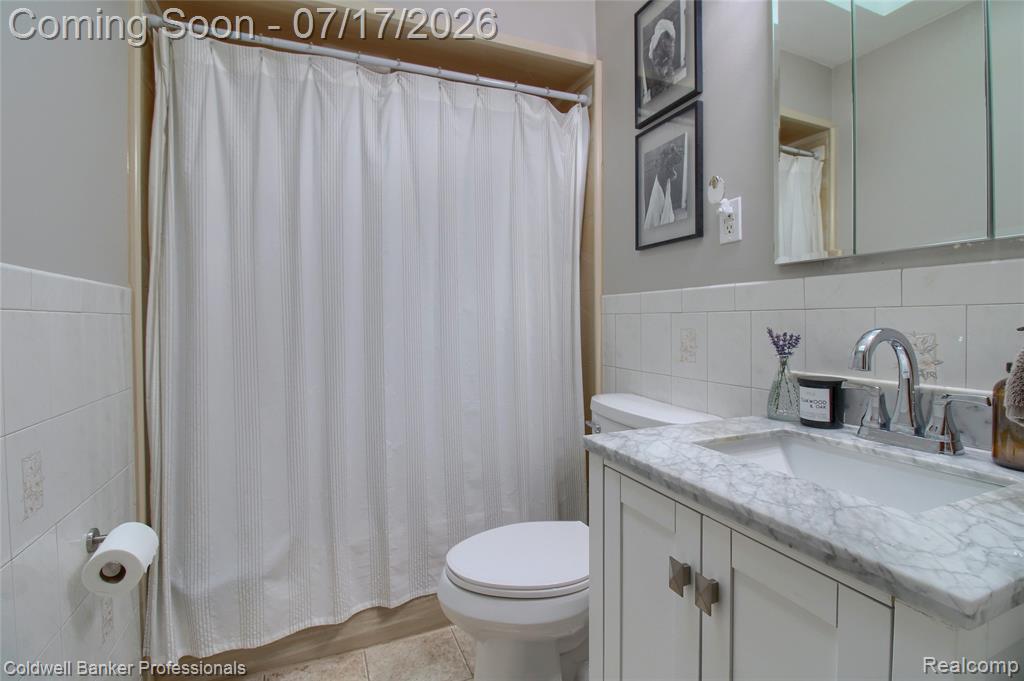 9118 Deering Street, Livonia, MI 48150 — Photo 18