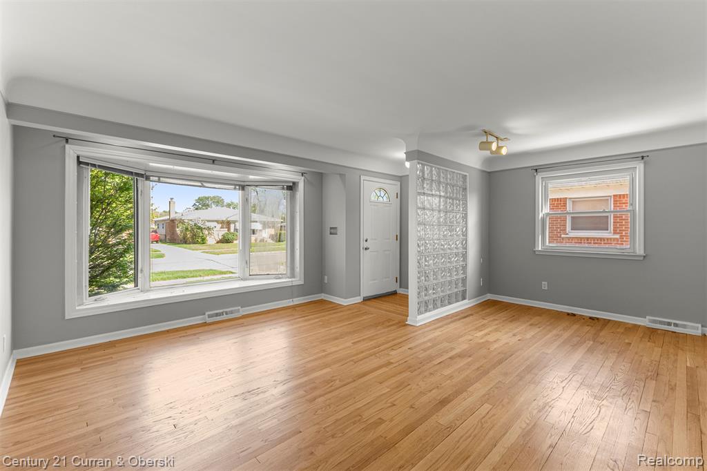 8821 Royal Grand, Redford, MI 48239 — Photo 4