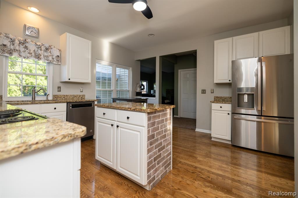 3094 Waldon Park Drive, Orion, MI — Photo 9