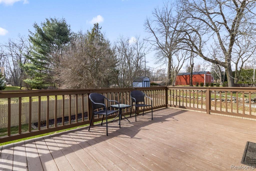 736 PINE TREE Road, Lake Orion, MI 48362 — Photo 21