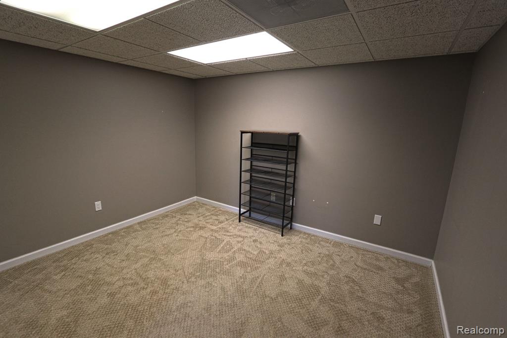 5470 HURON HILLS Drive, Commerce Twp, MI 48382 — Photo 41