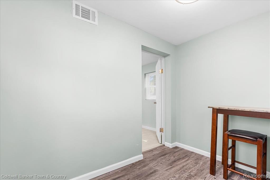 833 Hein Avenue, Lansing, MI 48911 — Photo 7