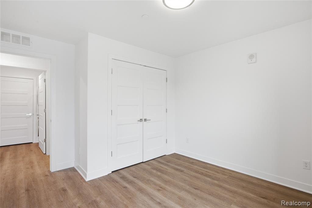 166 Oak Street, 309, Wyandotte, MI 48192 — Photo 16