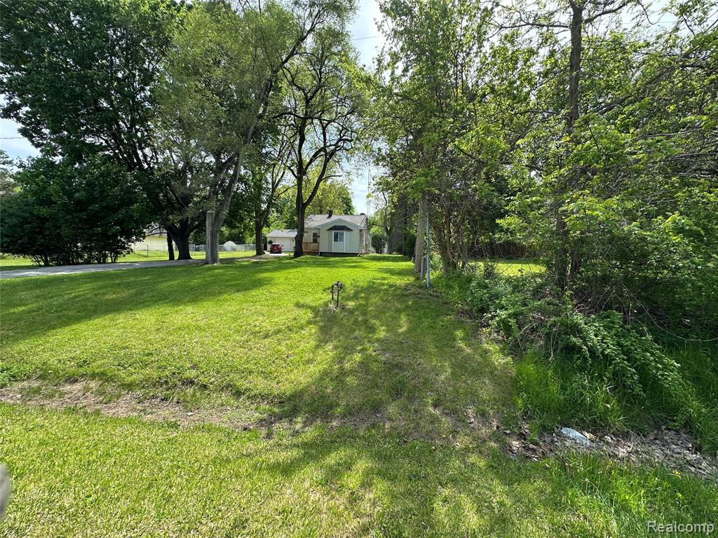 6161 River Road, Flushing, MI 48433