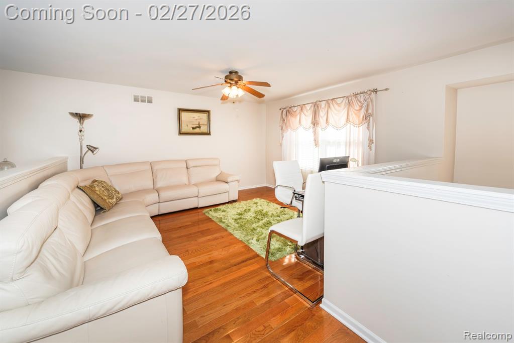 8203 Barrington Drive, Ypsilanti, MI 48198 — Photo 32