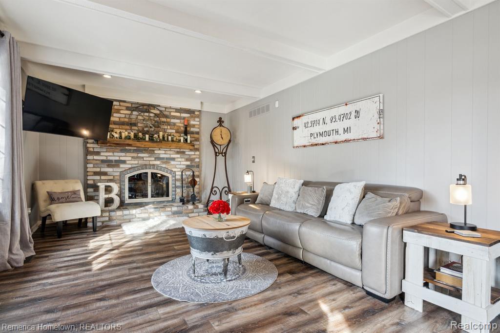 9829 N Canton Center Road, Plymouth, MI 48170 — Photo 10