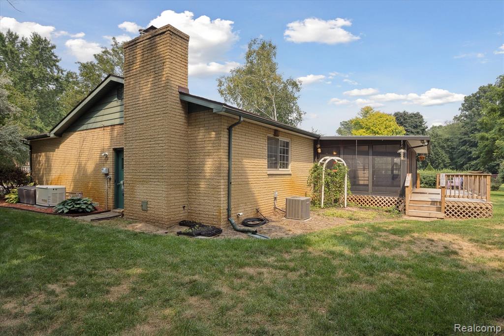 8812 Rio Vista Street, Green Oak, MI 48116 — Photo 36