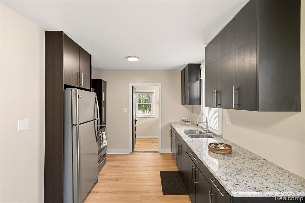 7335 Gronow, Center Line, MI 48015 — Photo 15