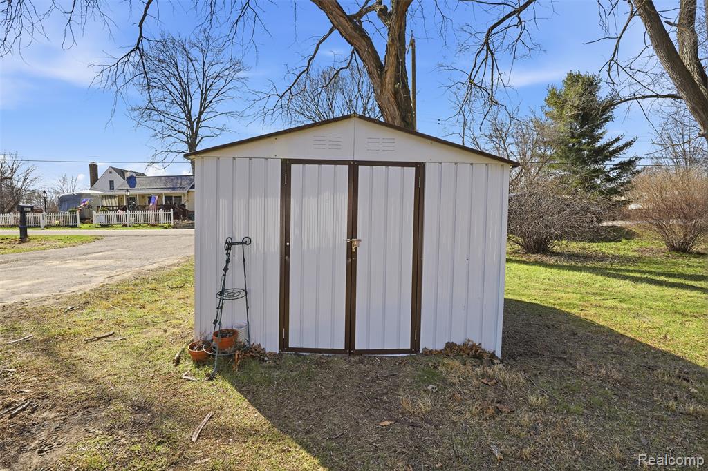 2335 Holmes Road, Ypsilanti, MI 48198 — Photo 21