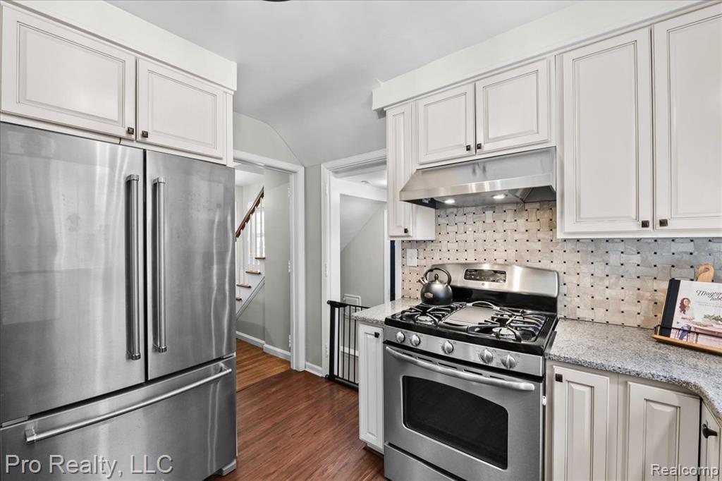 429 Roland Road, Grosse Pointe Farms, MI 48236 — Photo 13