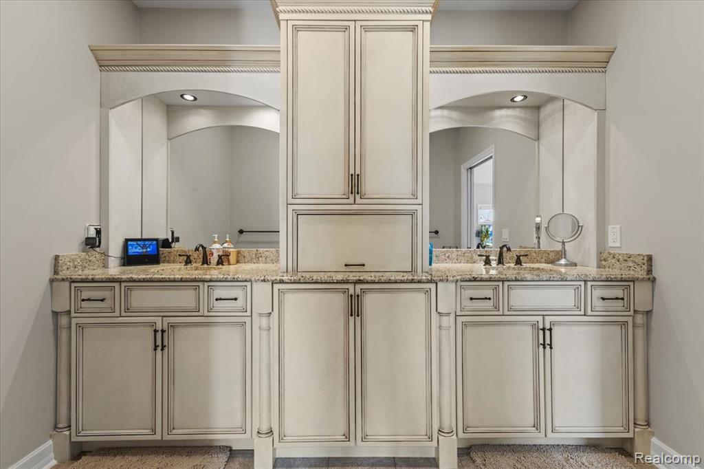 3301 Mann Road, Clarkston, MI, 00000