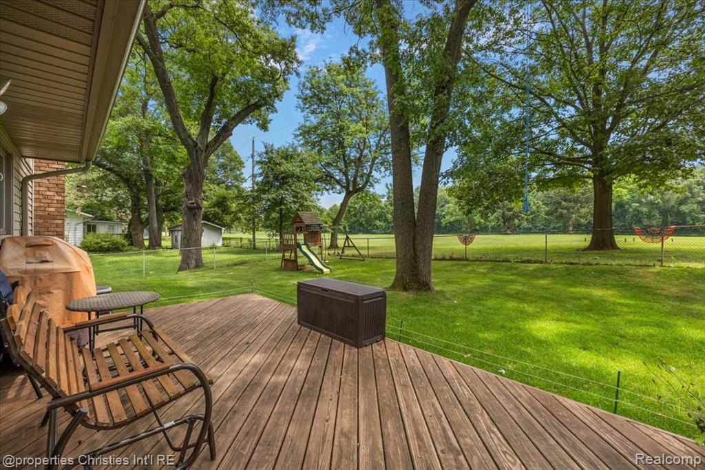 7871 Sunset Street, West Bloomfield, MI 48323 — Photo 23