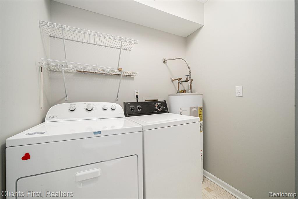 164 PINEWOOD Drive, Plymouth, MI 48170 — Photo 15
