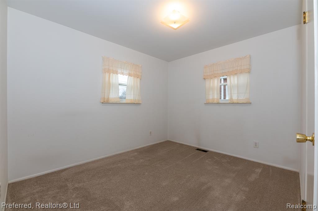 7252 LUANA Avenue, Allen Park, MI 48101 — Photo 17