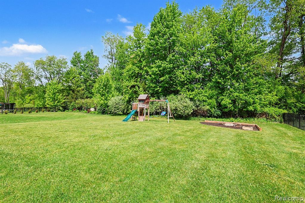 1288 Weatherstone Lane, Howell, MI 48843 — Photo 23