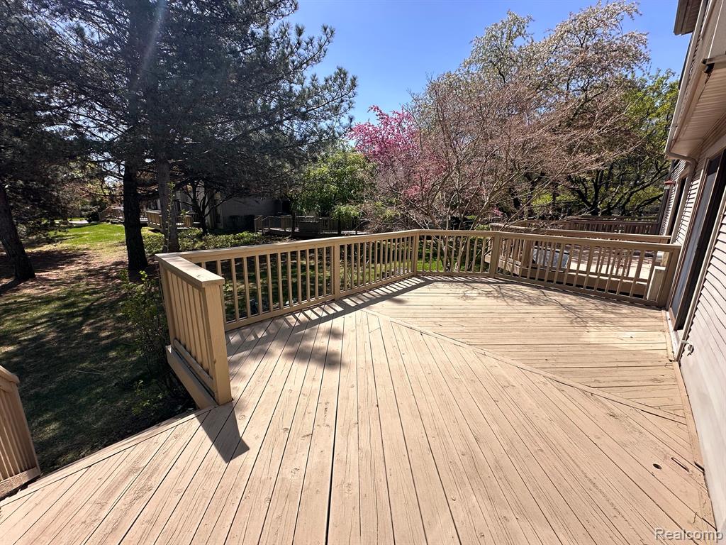 604 CHESHIRE Court, Rochester Hills, MI 48307 — Photo 35