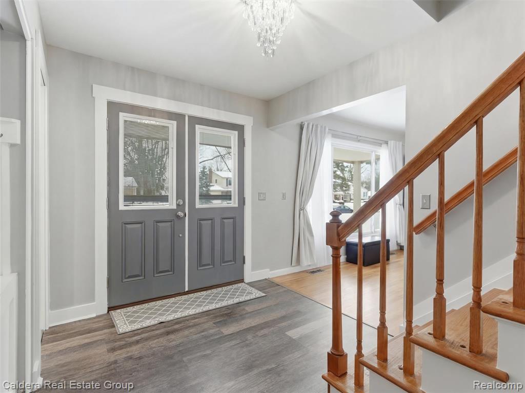 5920 Montgomery Drive, Utica, MI 48316 — Photo 8
