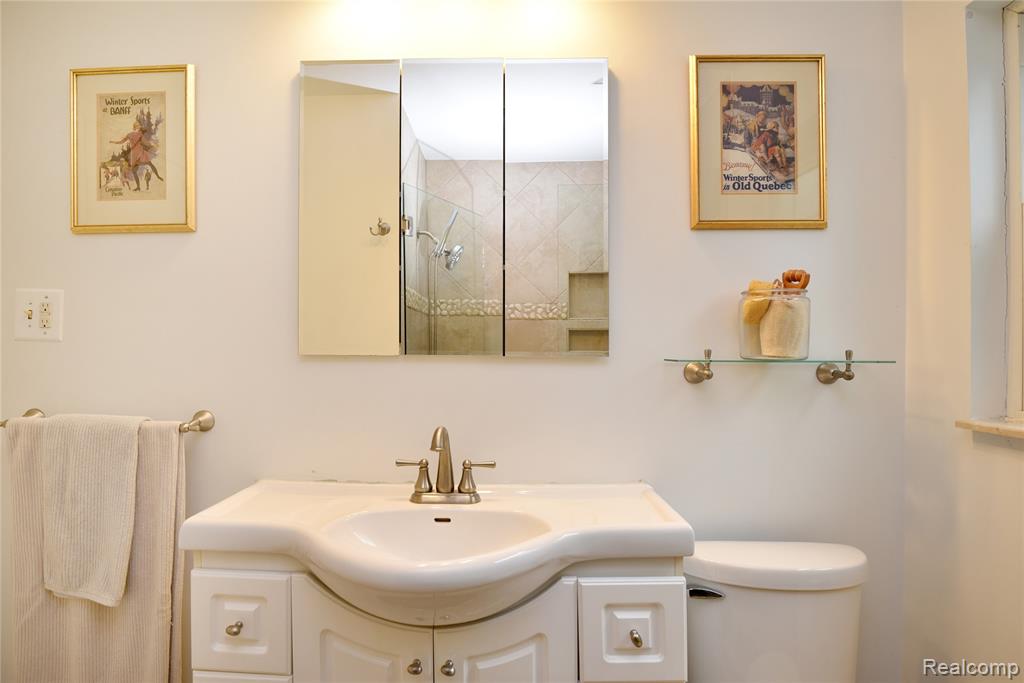 800 Maplegrove Avenue, Royal Oak, MI 48067 — Photo 18