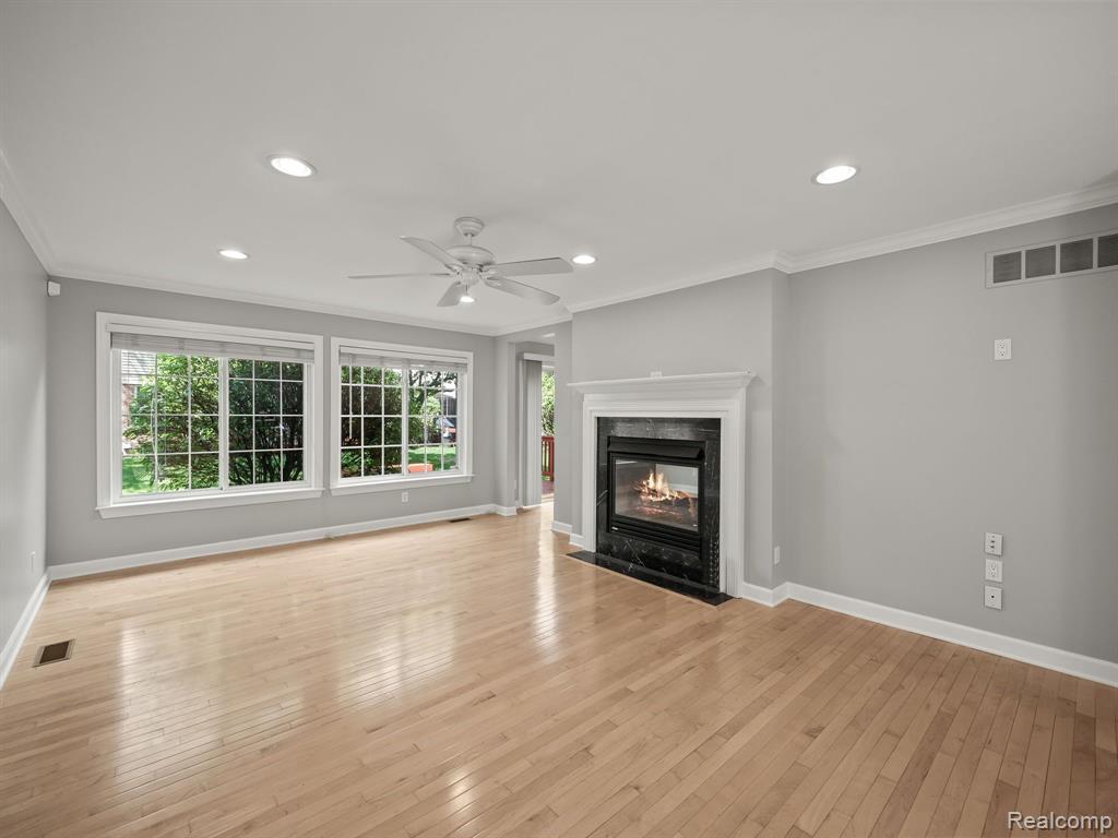 617 JAMES Circle, Royal Oak, MI 48067 — Photo 2