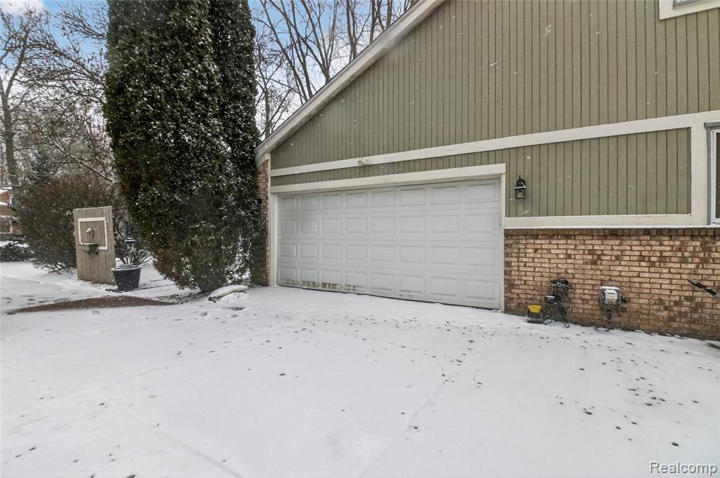 5148 Woodrun Court, West Bloomfield, MI 48323 — Photo 47