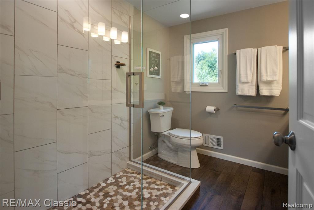 44500 Louvert Court, Novi, MI — Photo 26