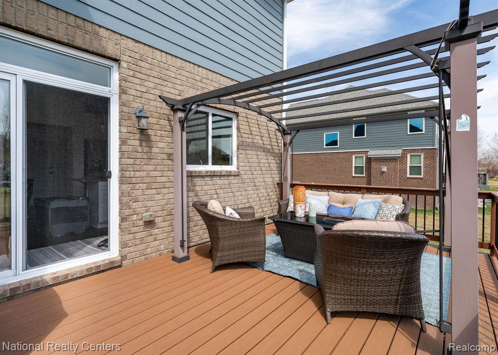 527 SOUTHSHORE Drive, Oxford, MI 48371 — Photo 46