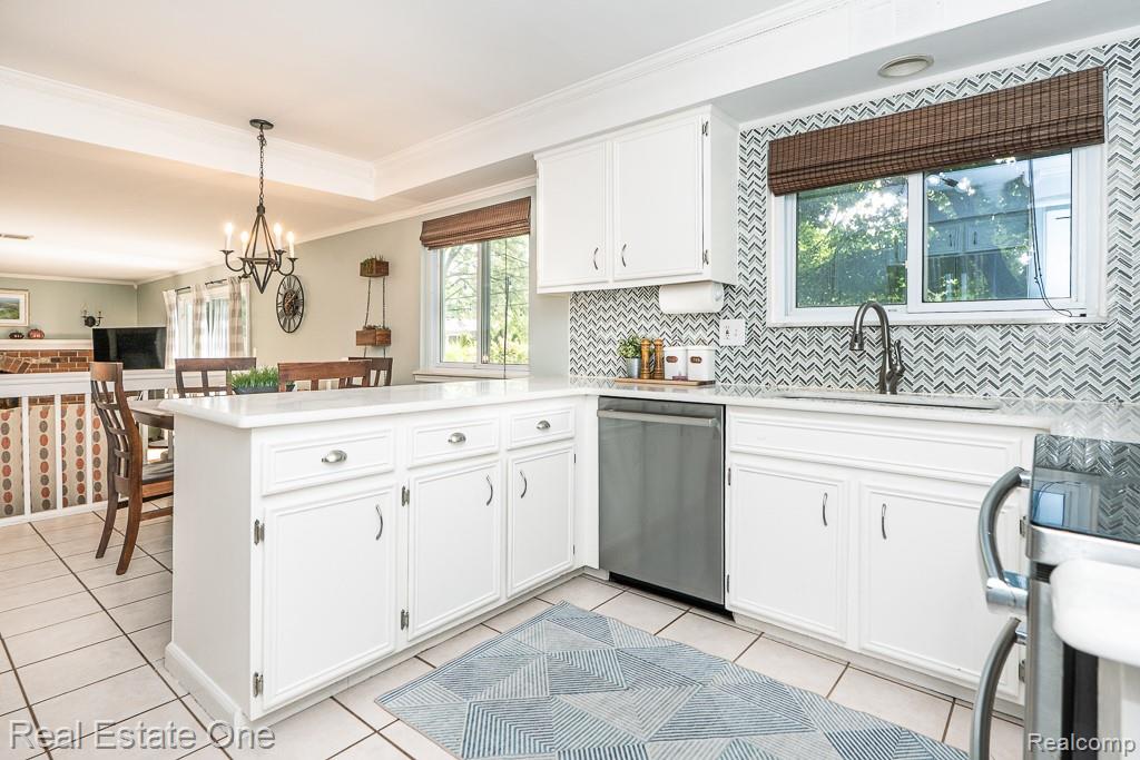 4203 Sugar Grove Court, Troy, MI 48098 — Photo 12