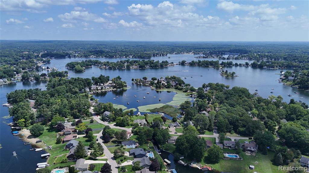 40 Park Island Drive, Lake Orion, MI 48362 — Photo 17