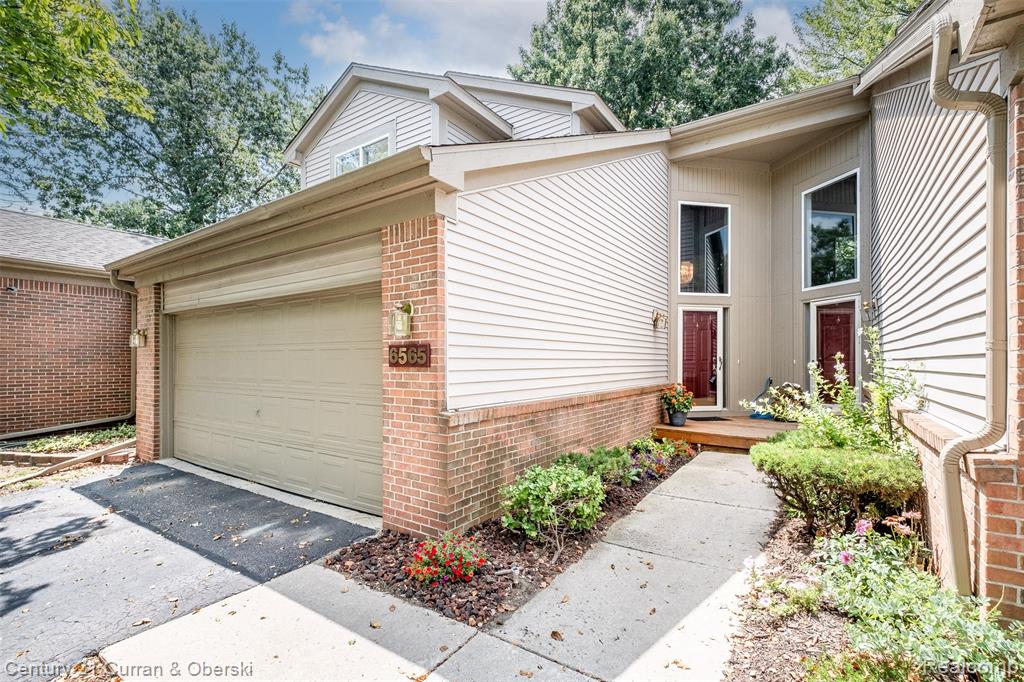 6565 Quail Run Circle, Westland, MI